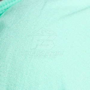 Sujetador Deportivo Cómodo y Transpirable con Logotipo Frontal, Tejido Elástico Suave para Entrenamientos de Alto Rendimiento - Product Image 6