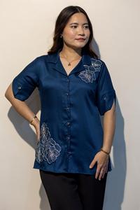 Camisa DAPHNE Azul Giza de Algodón Premium y Elegante para Mujer, Compre Directamente del Proveedor - Product Image 3