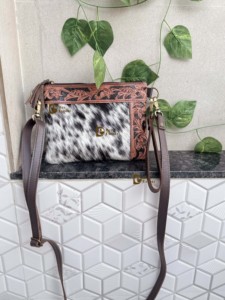 Bolso de mano unisex de cuero metálico estilo occidental con estampado animal, hecho a mano, con cierre de cremallera, ligero, color personalizable, para compras. - Product Image 2