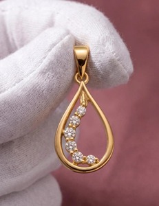Colgante delicado de circonita en forma de lágrima, plata de ley 925 con baño de oro vermeil, colgante abierto tipo gota, colgante minimalista con piedra preciosa para collar. - Product Image 4