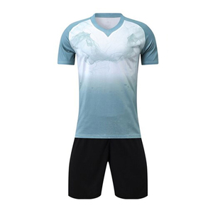Ensemble uniforme de football pour hommes athlétiques, maillot et short respirants et à séchage rapide, parfaits pour l'entraînement, les matchs en plein air et les tournois - Product Image 1