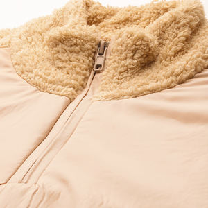 Pull zippé en maille doublé sherpa pour homme, avec empiècements contrastants, veste douce et moelleuse pour tenue décontractée en extérieur - Product Image 4