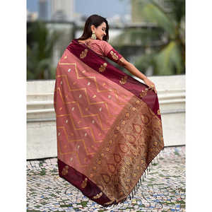 Sari de Noche de Seda Suave Rosa Polvoriento Elite Weaves con Tejido Zig Zag Zari, 650g, Secado Rápido, Protección Solar, Todas las Estaciones - Product Image 4