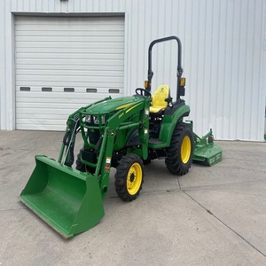 Tracteur compact John Deere 2032R de qualité supérieure, conçu pour une longue durée de vie, une consommation de carburant optimale et une maniabilité excellente. - Product Image 3