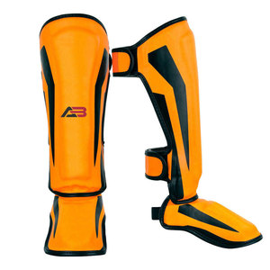 Espinilleras de boxeo de alta calidad, fabricadas profesionalmente en cuero para adultos. - Product Image 1