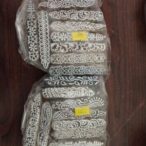 แสตมป์ไม้เฮนน่าทำมือทันสมัยจากมณฑลมัธยาปัฎษฐ์ แกะสลักลึก เป็นมิตรกับสิ่งแวดล้อม ใช้งานสะดวก มีหลายขนาด - Product Image 1