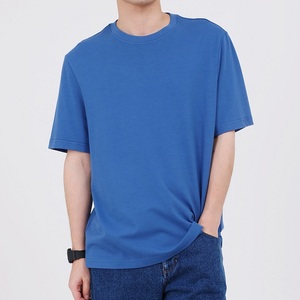 T-shirt pour homme bleu à col rond et manches courtes, coupe classique, en jersey de coton uni, tricoté - Product Image 1