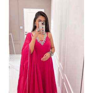 ชุดราตรีที่สวยงามสำหรับชุดปาร์ตี้กับ dupatta รวม - Product Image 5