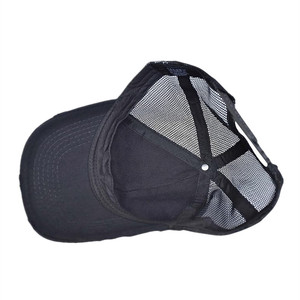 Gorra trucker personalizada de 6 paneles, de malla lisa, OEM, estilo vintage desgastado, sin estructura, negra con flecos, gorras deportivas en blanco de poliéster/algodón - Product Image 3