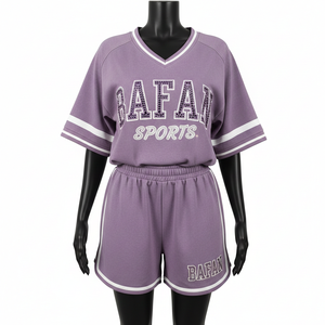 Ensemble short et maillot de baseball pour femme, respirant, en polyester, couleur lavande, avec logo personnalisé en strass, ensembles pour femme 100% coton - Product Image 1