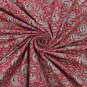 Tissu Popeline Imprimé Paisley Rouge Écologique Respirant Largeur 43/44 Pouces Poids Moyen en Coton Tissé pour Écharpes et Sacs - Product Image 2