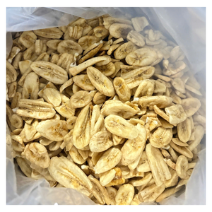 Chips de bananes séchées naturelles de qualité supérieure du Vietnam, fabriquées avec des bananes sélectionnées, offrant une saveur tropicale délicieuse et une texture croustillante - Product Image 1