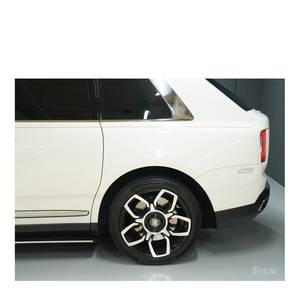 Rolls-Royce Cullinan 2023/7, 6.7 V12, 43.000 km, Caja de Cambios Automática, Volante a la Izquierda, Norma de Emisiones Euro V, 5 Plazas - Product Image 5