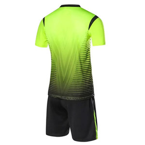 Ensemble d'uniformes de football unisexe rouge et blanc de haute qualité à faible MOQ, manches courtes, col rond, anti-humidité, respirant, écologique - Product Image 4