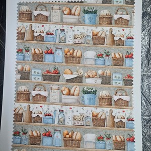 Une magnifique variété de impressions numériques vintage de haute qualité 100 % coton, colorées, 44 pouces de largeur, prêtes pour une expédition immédiate. - Product Image 3