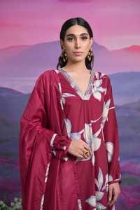 Ensemble tendance pour femmes : Kurti droit en broderie française magenta avec pantalon Chanderi et dupatta imprimé - Product Image 4
