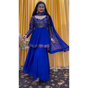 Conjunto de Top, Pantalón y Dupatta para Fiesta, Talla XL, con Bordado de Hilo y Lentejuelas para un Look Elegante - Product Image 5