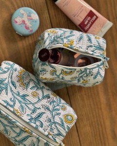 Floral Pattern Cosmetic Bag Small Zipper Closure Portable <b>Makeup</b> Organizer Blue Yellow White Textile Toiletry Bag - Product Image 5