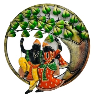 Décoration murale en métal artisanal, soudée à la main, finition émaillée peinte à la main, avec cadre en bois rustique, pour Diwali et célébrations de retraite - Product Image 1