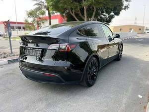 La Tesla Model Y Performance, voiture électrique - Product Image 3