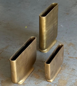 Vase à fleurs en métal antique fait à la main pour salon décor de mariage en aluminium massif coulé meilleur vendeur caractéristique du sol en laiton - Product Image 6