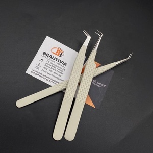 Pince à épiler japonaise en acier inoxydable personnalisée avec nom de marque Pince à épiler professionnelle testée à la main - Product Image 4