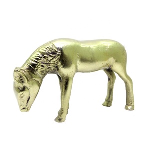 Diseño clásico Navidad decorativo latón plateado hecho a mano ciervo ornamento diseño de lujo hecho a mano personalizado - Product Image 1