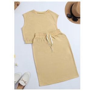 Ensemble haut court jaune sans manches et jupe crayon assortie pour femme, tenue confortable en coton deux pièces pour un usage décontracté - Product Image 2