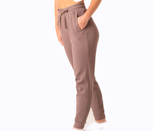 กางเกงผู้หญิงสั่งทำยอดนิยม OEM คุณภาพสูง ผ้าแคนวาส ระบายอากาศ แห้งเร็ว เหมาะสำหรับออกกำลังกาย รับผลิตตามแบบ - Product Image 3