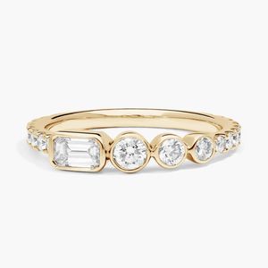 Anillo de Oro Blanco de 14K con Esmeralda Cultivada en Laboratorio y Diamante de Corte Brillante Redondo, Anillo Moderno Apilable para Boda y Compromiso - Product Image 3