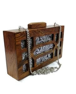 Pochette en bois faite à la main, économique, pour femme, idéale pour les soirées, les mariages, les occasions festives et décontractées - Product Image 1