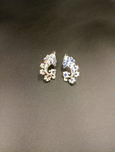 ต่างหูแบบติดหูรูปดาวทองเหลืองชุบทองคำ งานฝีมือจาก Amaira Jewels สำหรับผู้หญิงและเด็กผู้หญิง เครื่องประดับหรูหราสำหรับใช้ในชีวิตประจำวัน สไตล์ราชสถาน - Product Image 4