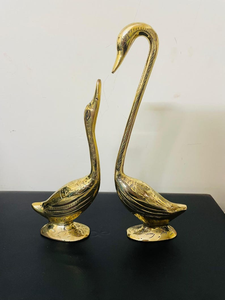 Paire de cygnes en laiton faits à la main, sculpture élégante d'oiseaux aquatiques, décoration métallique pour la maison, ornement de table, cadeau de luxe - Product Image 2