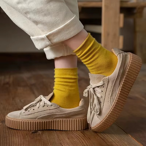 Prix d'usine Chaussettes de Pilates pour femmes en coton peigné, chaussettes mi-mollet automne-hiver, nouvelle couleur unie, séchage rapide, avec revers de maintien - Product Image 3