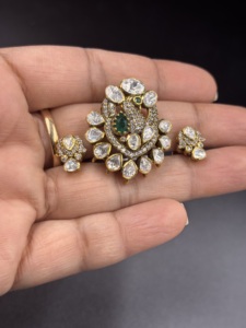 Pendentif de mariage vintage plaqué or de haute qualité avec breloque fleur et cristaux taillés en poire, ensemble de bijoux de mariée faits à la main pour femme - Product Image 3