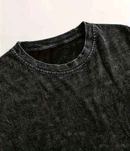 เสื้อยืดแขนสั้นผู้ชายสไตล์วินเทจ ผลิตในปากีสถาน ผ้าเจอร์ซีย์คอตตอน 100% ซักกรดแบบหนัก พิมพ์ลายโลโก้ด้านหน้า - Product Image 3