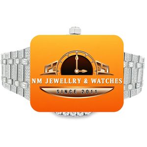 NM JEWELLRY & WATCHES นาฬิกาข้อมือผู้ชายสแตนเลสทรงสี่เหลี่ยมพร้อมสายประดับเพชร ดีไซน์หรูหรา หน้าปัดอนาล็อก ตัวล็อคแบบผีเสื้อ - Product Image 1