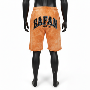 Shorts en molleton de coton 340 GSM, effet délavé, orange vintage, logo en strass, pour homme - Product Image 2