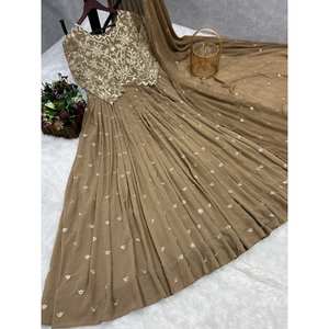 Hermoso vestido Anarkali y Dupatta para fiestas Elegantes vestidos de Club - Product Image 3
