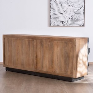 Aparador Vandana Crystal Harmony de madera maciza de mango con líneas limpias y 4 puertas - Product Image 4