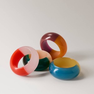 Anillos de Servilleta de Resina Ecológicos Hechos a Mano de Alta Calidad con Conchas y Piedras Incrustadas, Diseño Personalizable, Elegantes, Lujosos y Modernos para Bodas - Product Image 1