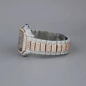 นาฬิกาข้อมือสแตนเลสสตีลคุณภาพส่งออก ดีไซน์หรูหรา หน้าปัดสี่เหลี่ยม กลไก ETA ประดับเพชรโมอิสซาไนต์ ควอตซ์ พร้อมหน้าปัดเรืองแสง มีจำหน่ายแล้ว - Product Image 4