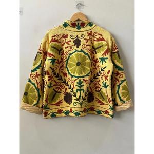 Veste en coton 100% naturel, brodée de fleurs Suzani, écologique, de haute qualité, personnalisable, vêtements ouzbèdes pour le festival d'automne - Product Image 3