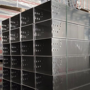 Bandejas/Conductos de Cable Ventilados/Perforados de Acero Galvanizado Industrial de 50x50 mm con Orificios Preperforados para una Instalación Rápida - Product Image 1