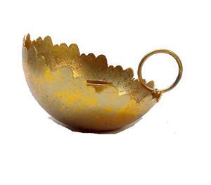 Bougeoir en métal doré Porte-bougie élégant et décoratif pour la maison ou les occasions spéciales - Product Image 3