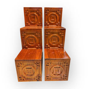 Un par de plataformas de tres niveles hechas de madera natural de Chinaberry. - Product Image 6