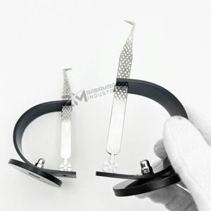 Pince à cils RMI 90 degrés à pointe mate, design Butterfly Bottom, pour volume et pointe diamant / Support de pince à cils individuelle - Product Image 6