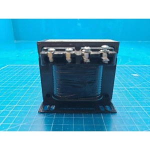 Square D 9070 Ser. Disjoncteur à déclenchement par shunt S30033-524-51, utilisé comme pièce détachée d'équipement semi-conducteur d'époque - Product Image 3