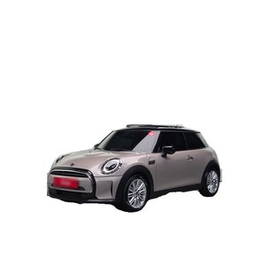 MINI Cooper Classic Plus 2022, 29 391 km, conduite à gauche, normes Euro V, sièges en cuir, caméra de recul - Product Image 1