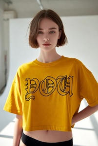 เสื้อยืดครอปท็อปผู้หญิง สีมัสตาร์ด คอกลม แขนสั้น พิมพ์ลายตัวอักษร ทรงหลวม สไตล์ลำลอง ผ้าฝ้ายเจอร์ซีย์ 100% สไตล์ฤดูใบไม้ผลิและฤดูร้อน - Product Image 2